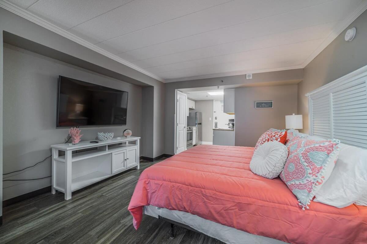 Ground Floor Ocean Front Studio - Caravelle Resort 124 Myrtle Beach Dış mekan fotoğraf