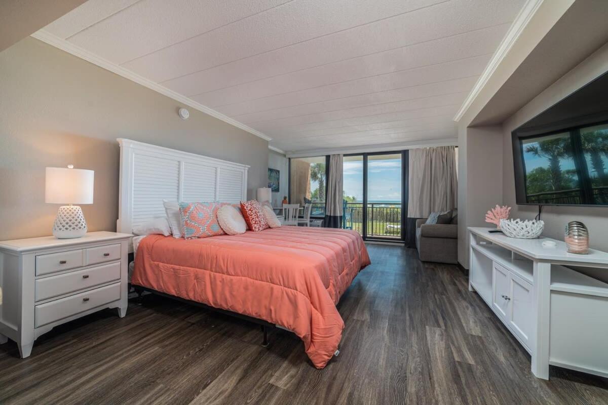 Ground Floor Ocean Front Studio - Caravelle Resort 124 Myrtle Beach Dış mekan fotoğraf